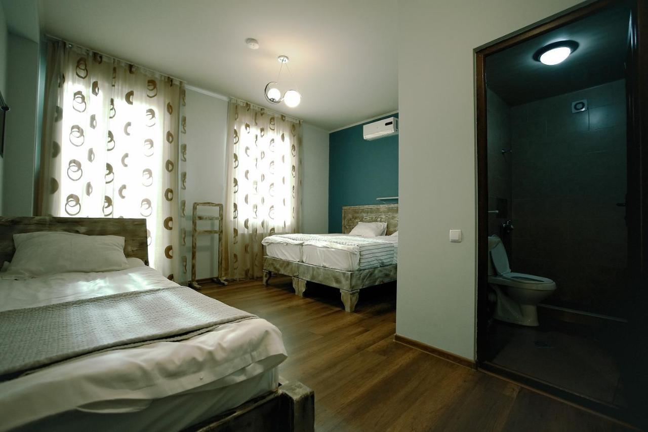 Hotel Kutaisi Globus ภายนอก รูปภาพ